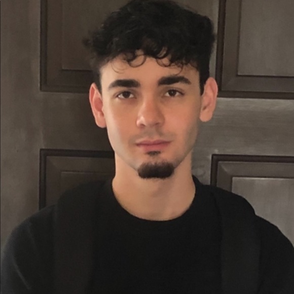 Meet your Posher, Lucas - Picture 1 of 1